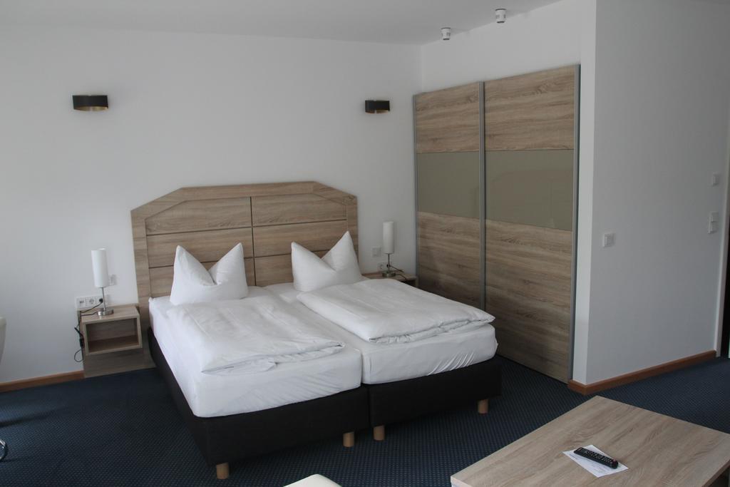 Hotel Lindenstrasse Neuenhagen bei Berlin Ngoại thất bức ảnh